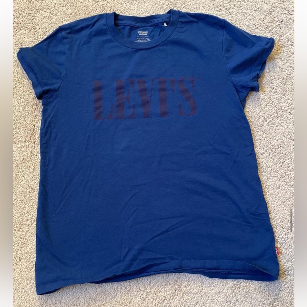Levi’s women’s Tshirt